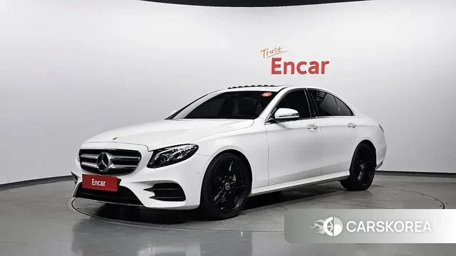 Mercedes-Benz E-Class W213 2019 Белый из Кореи