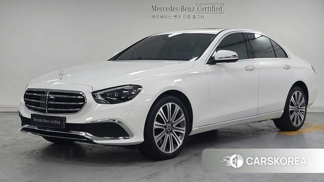 Mercedes-Benz E-Class W213 2023 Белый из Кореи