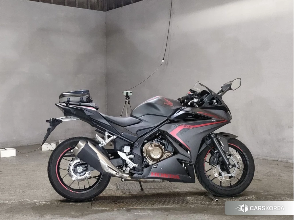 Проданный Honda CBR400R 2019 из Японии