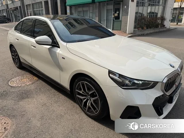 BMW 5 Series (G60) 2025 Белый из Кореи