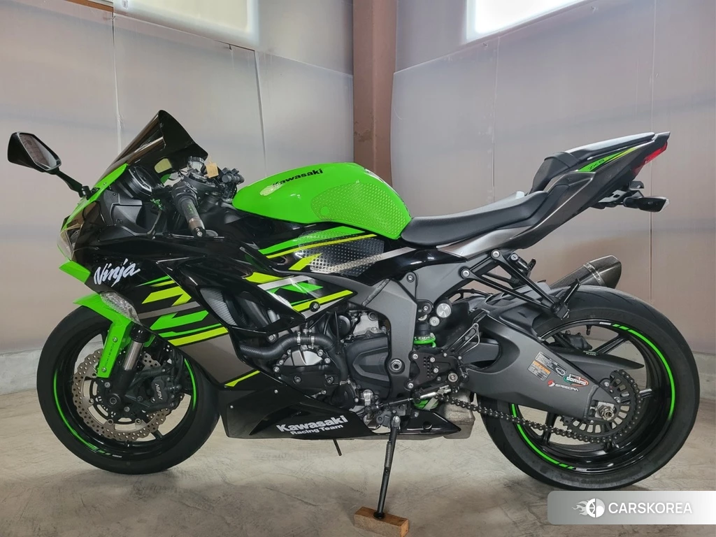 Проданный Kawasaki NINJA ZX-6R 2019 из Японии, фото 2