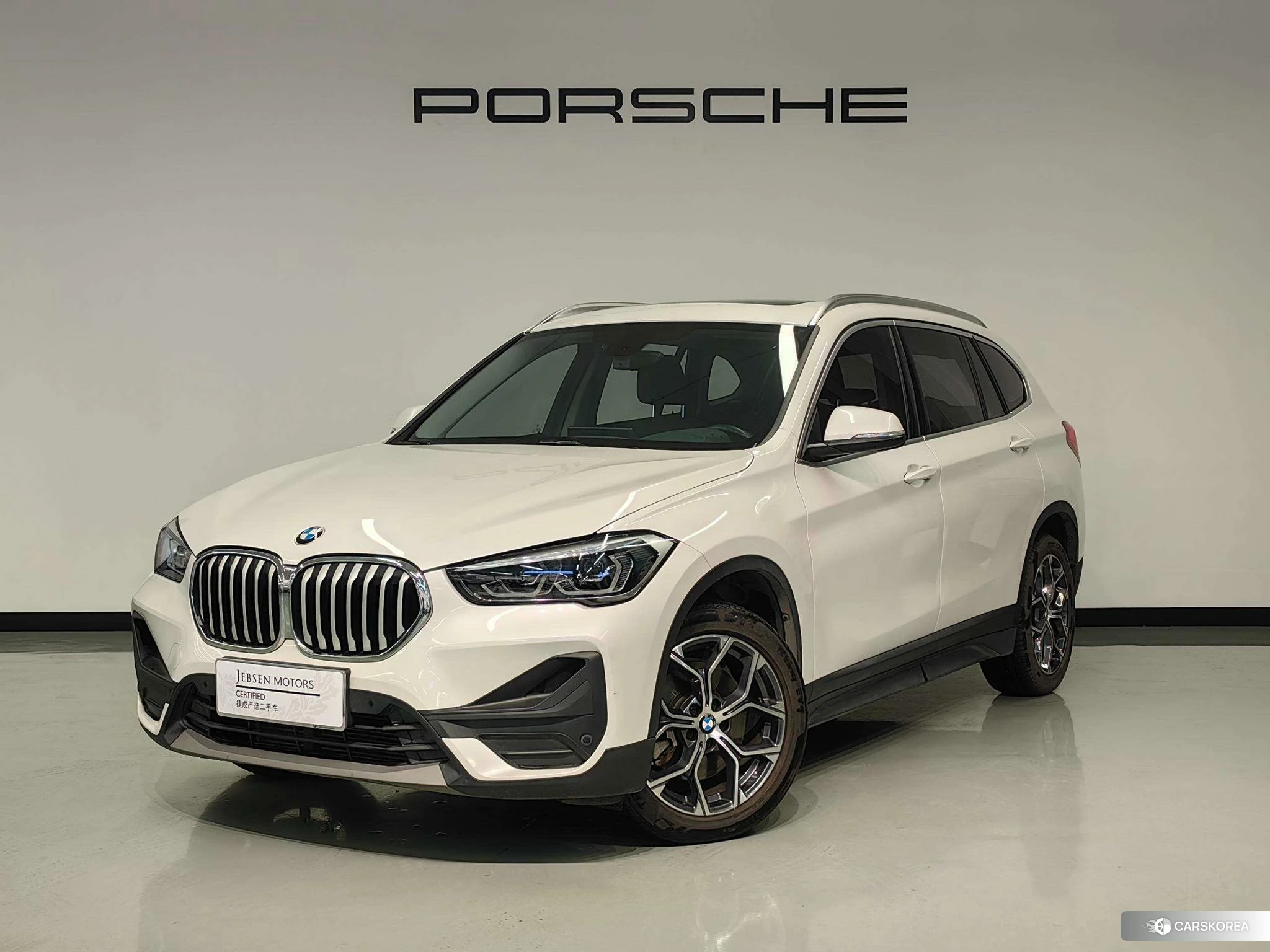 BMW X1 2021 Белый из Китая