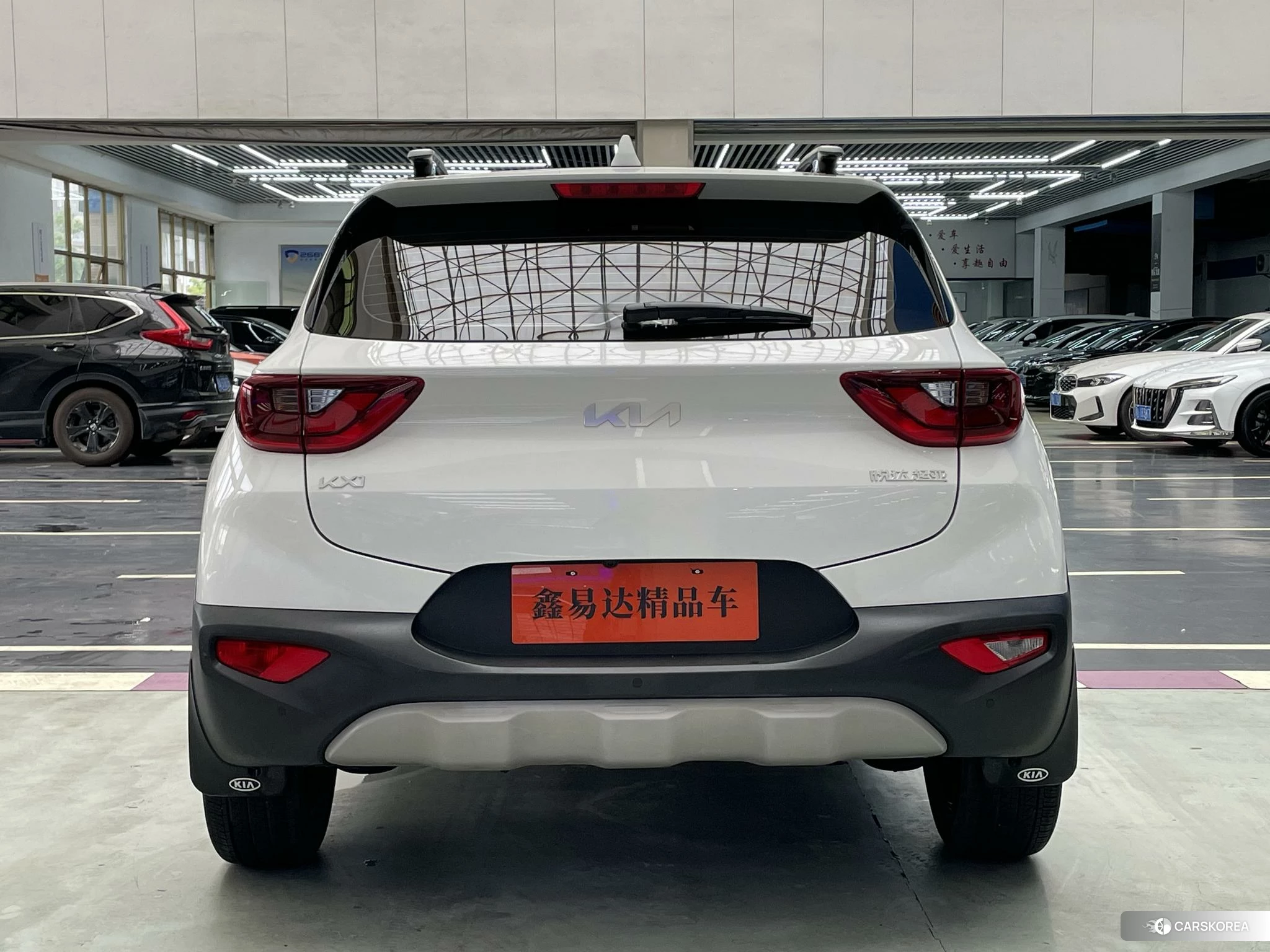 Kia Yi Ran 2021 Белый из Китая