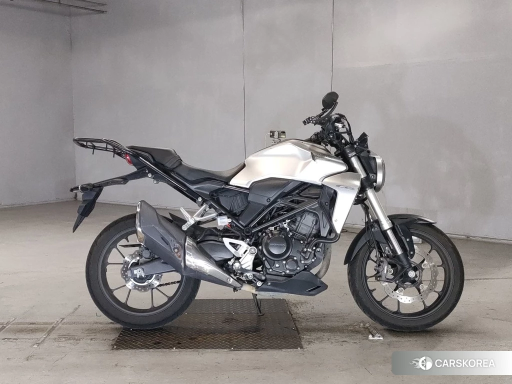 Проданный Honda CB250R 2018 из Японии, фото 2