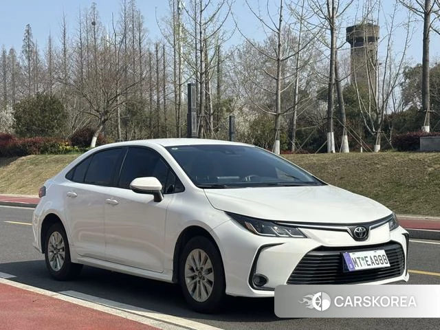 Toyota Corolla 2023 Белый из Китая