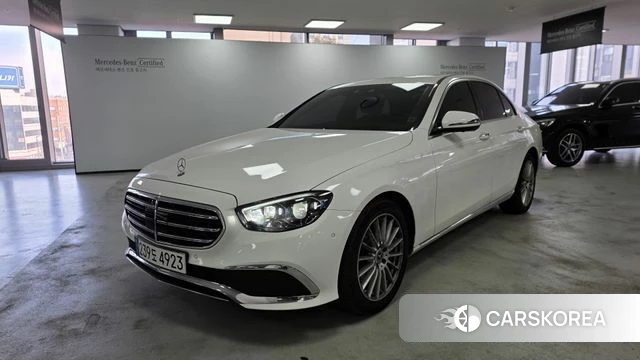 Mercedes-Benz E-Class W213 2023 Белый из Кореи