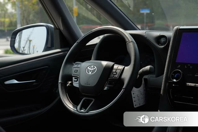 Toyota Elfa 2026 Темно-серый из Китая