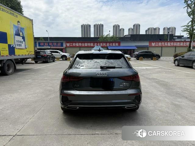 Audi A3 2023 Темно-серый из Китая