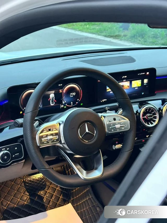 Mercedes-Benz Class A 2022 Белый из Китая
