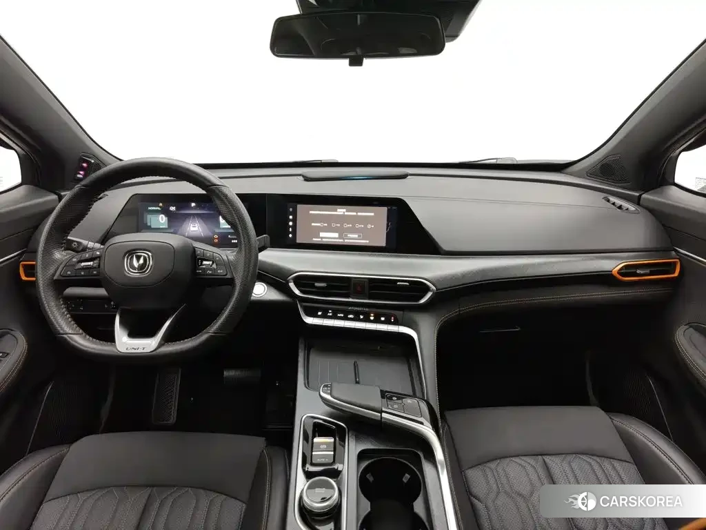 Chang'an UNI-T 2023 Silver/gray из Китая