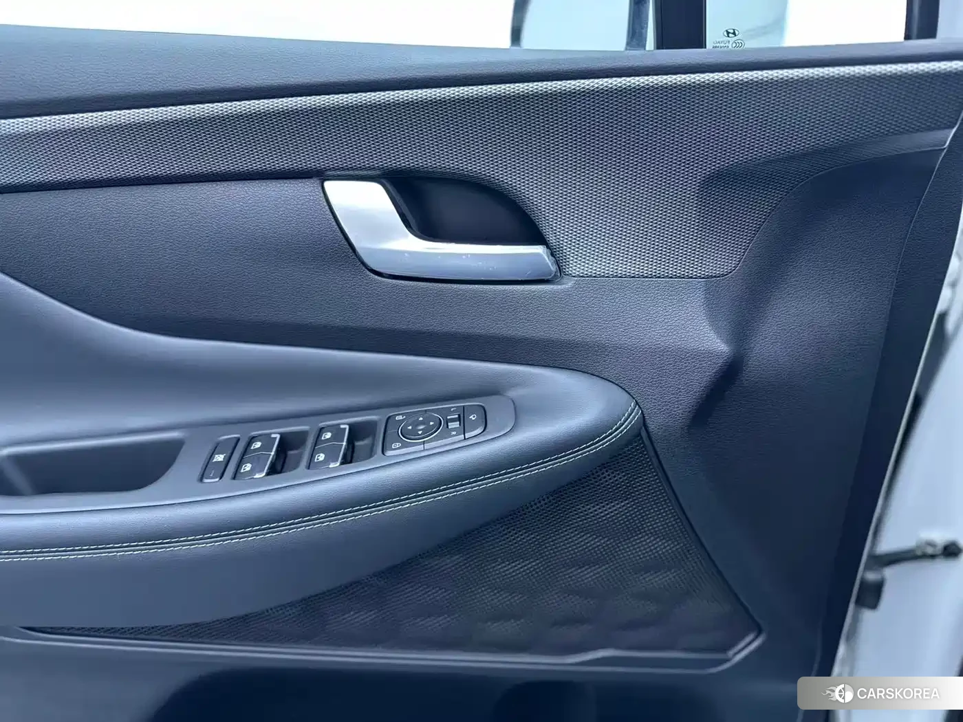 Hyundai Santa Fe 2023 Белый из Китая