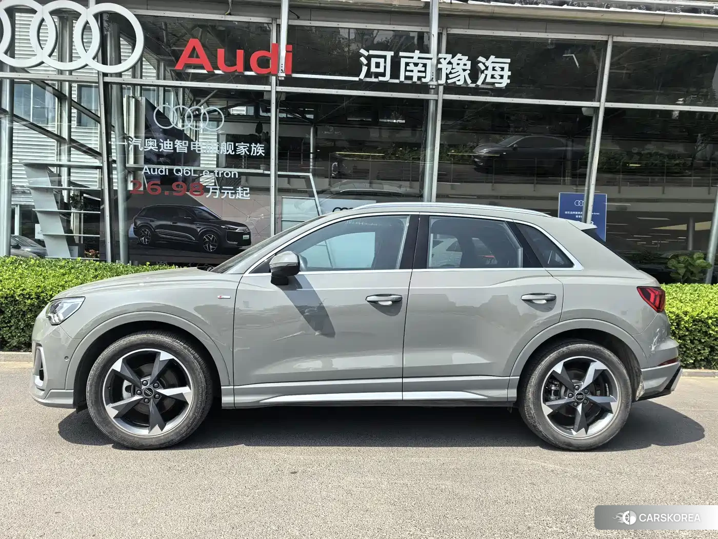 Audi Q3 2024 Silver/gray из Китая, фото 2