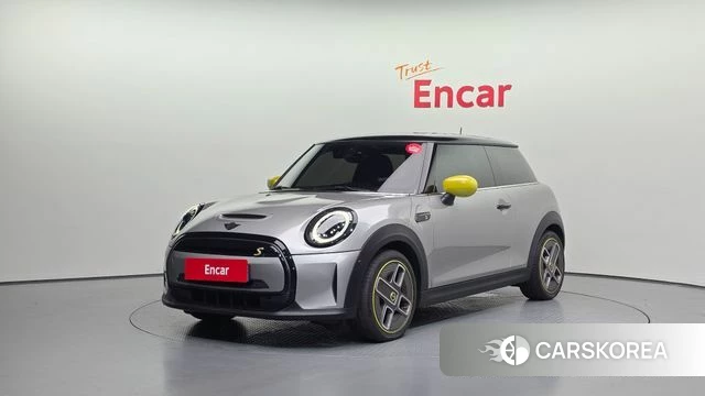 Mini Cooper Electric 2023 Серебряный из Кореи
