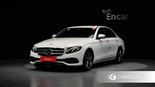Mercedes-Benz E-Class W213 2019 Белый из Кореи