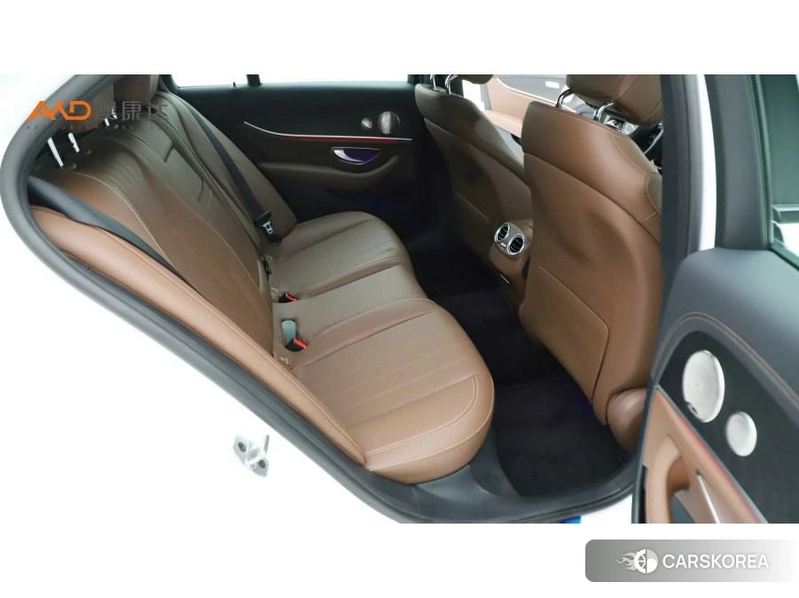 Mercedes-Benz E-class (imported) 2022 Белый из Китая
