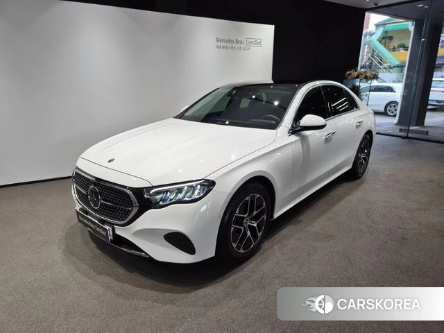 Mercedes-Benz E-Class W214 2026 Белый из Кореи