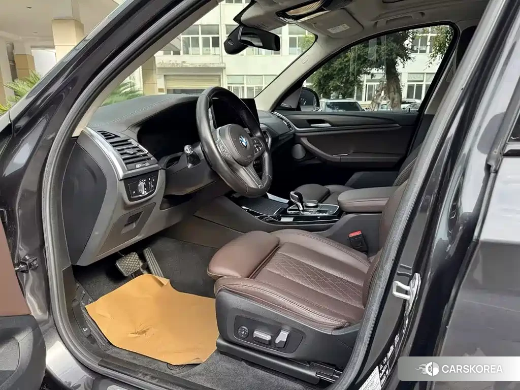 BMW X3 2023 Silver/gray из Китая