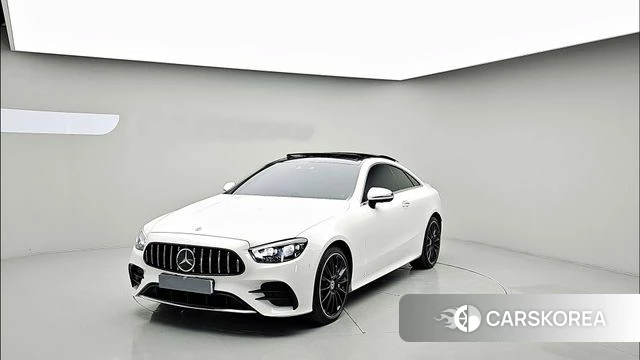 Mercedes-Benz E-Class W213 2021 Белый из Кореи