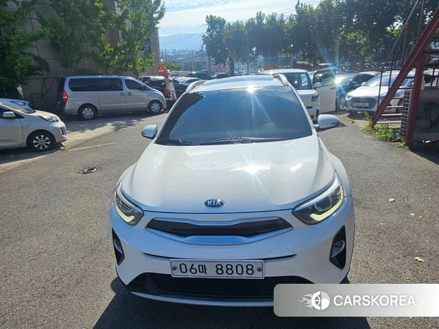 Kia Stonic 2018 Белый из Кореи