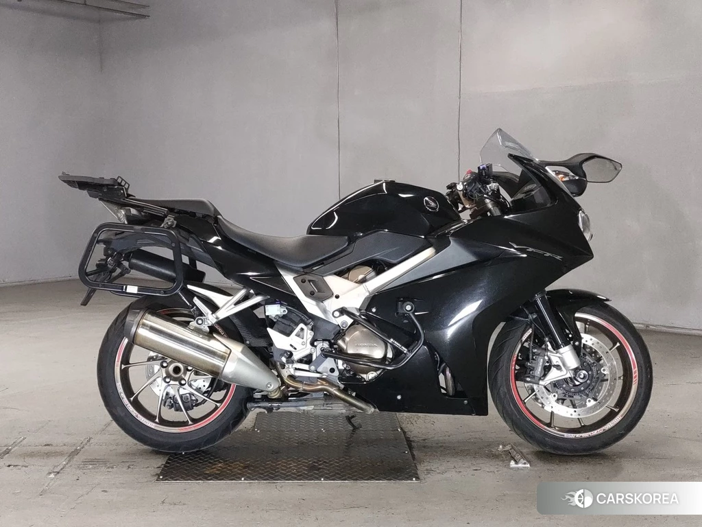 Проданный Honda VFR800F 2014 из Японии
