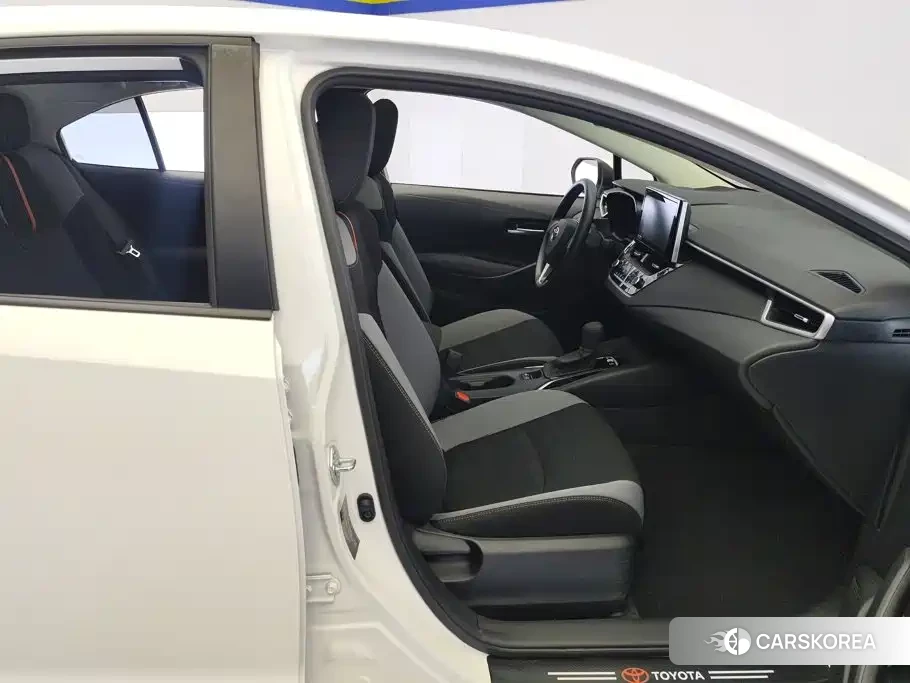 Toyota Corolla 2023 Белый из Китая