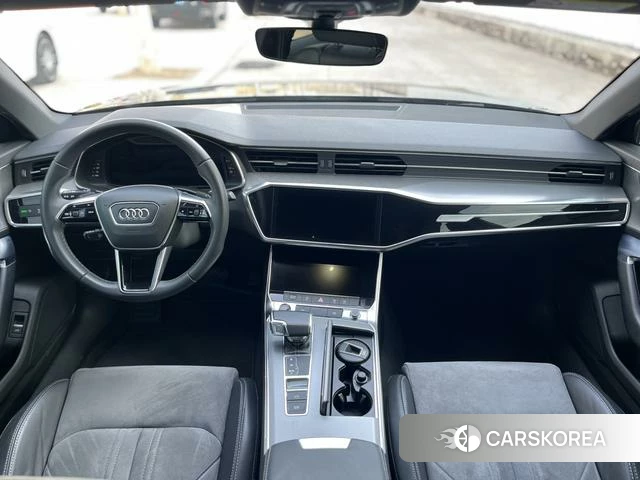 Audi A6L 2021 Черный из Китая