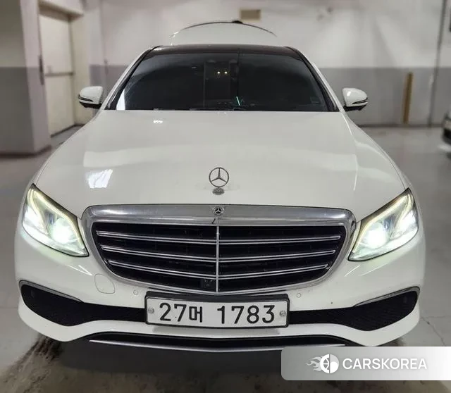 Mercedes-Benz E-Class W213 2019 Белый из Кореи