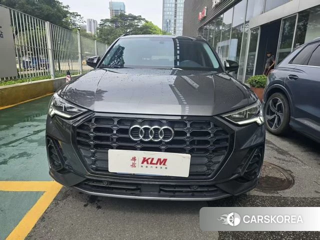 Audi Q3 2021 Темно-серый из Китая