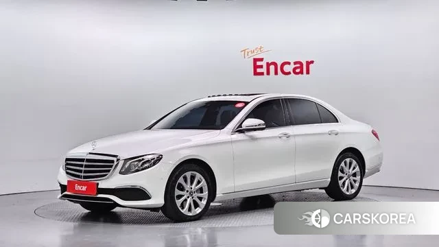 Mercedes-Benz E-Class W213 2018 Белый из Кореи