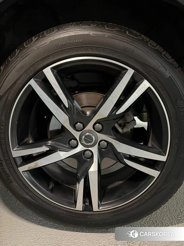 Volvo XC40 2020 Белый из Кореи