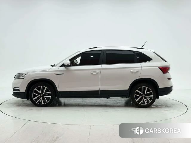 Skoda Komick 2022 Белый из Китая