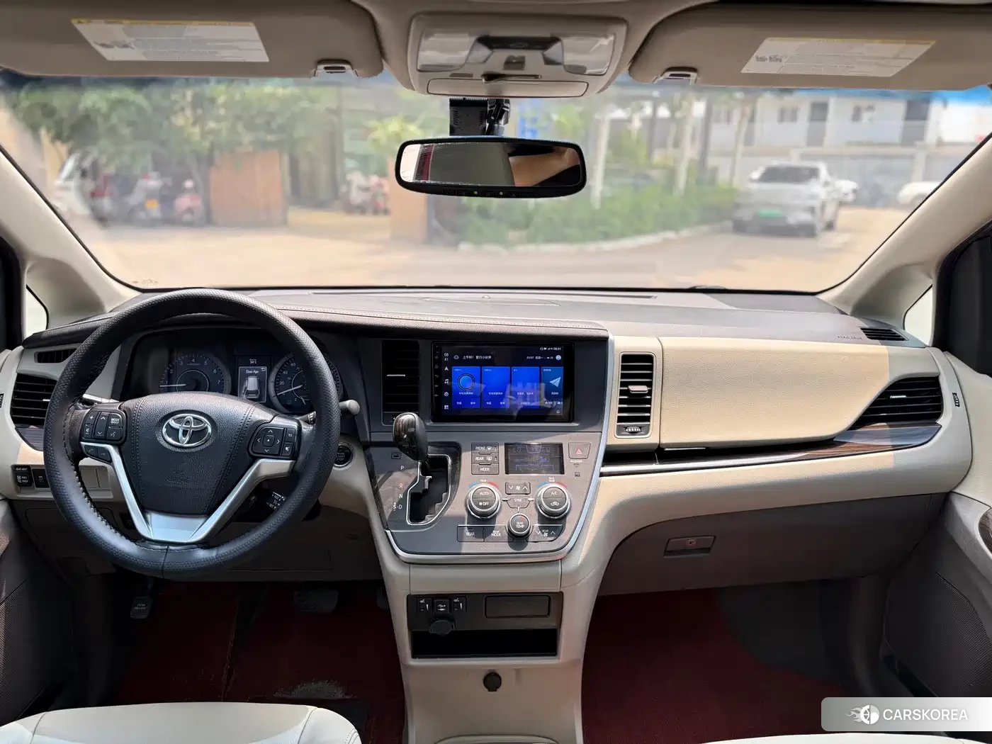 Toyota Sienna 2020 Белый из Китая