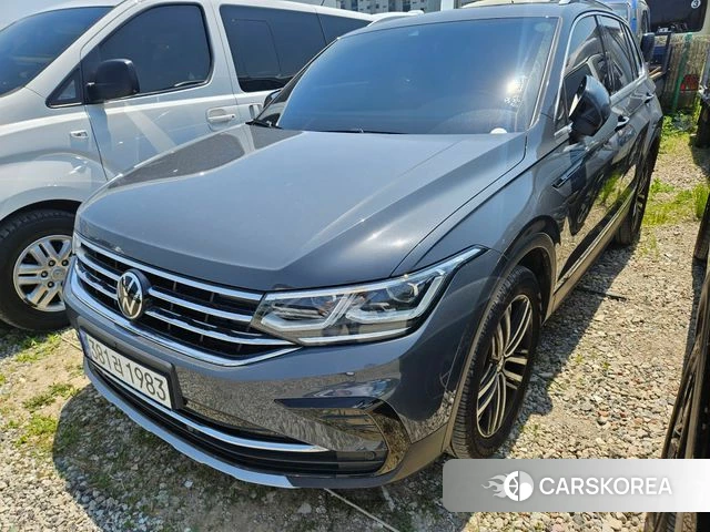Volkswagen Tiguan second Generation 2022 Серый из Кореи