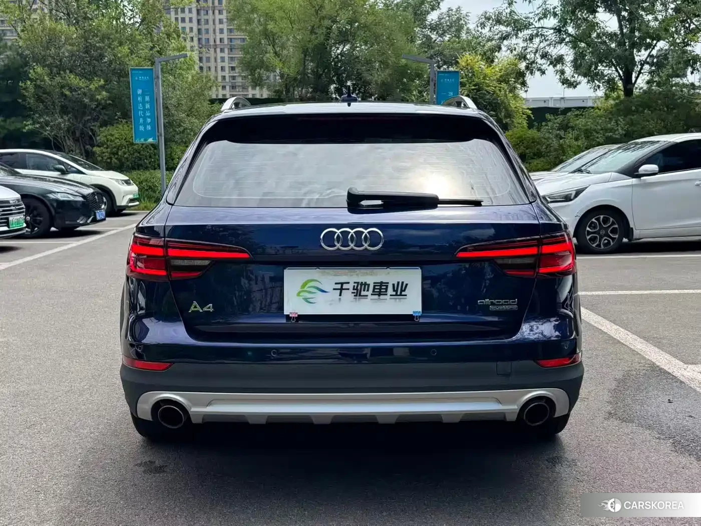 Audi A4L 2019 Синий из Китая
