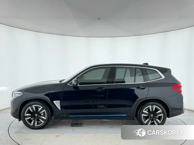 BMW iX3 2021 Черный из Китая