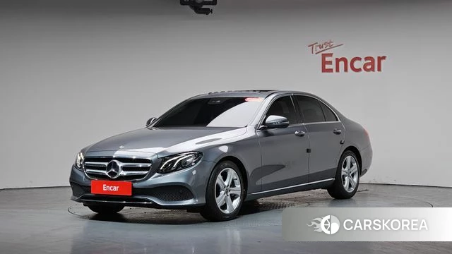 Mercedes-Benz E-Class W213 2018 Серебристо-серый из Кореи