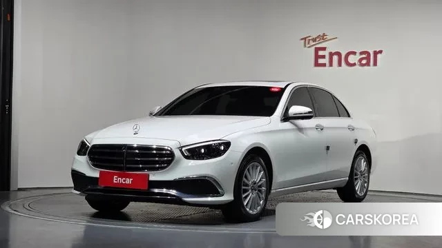 Mercedes-Benz E-Class W213 2023 Белый из Кореи