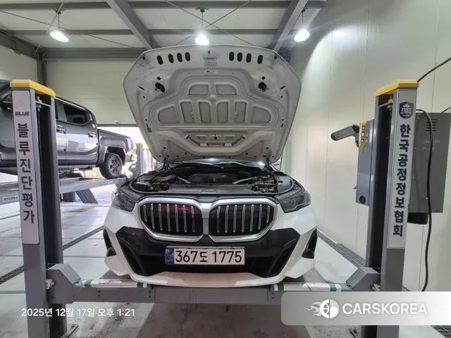 BMW 5 Series (G60) 2024 Белый из Кореи