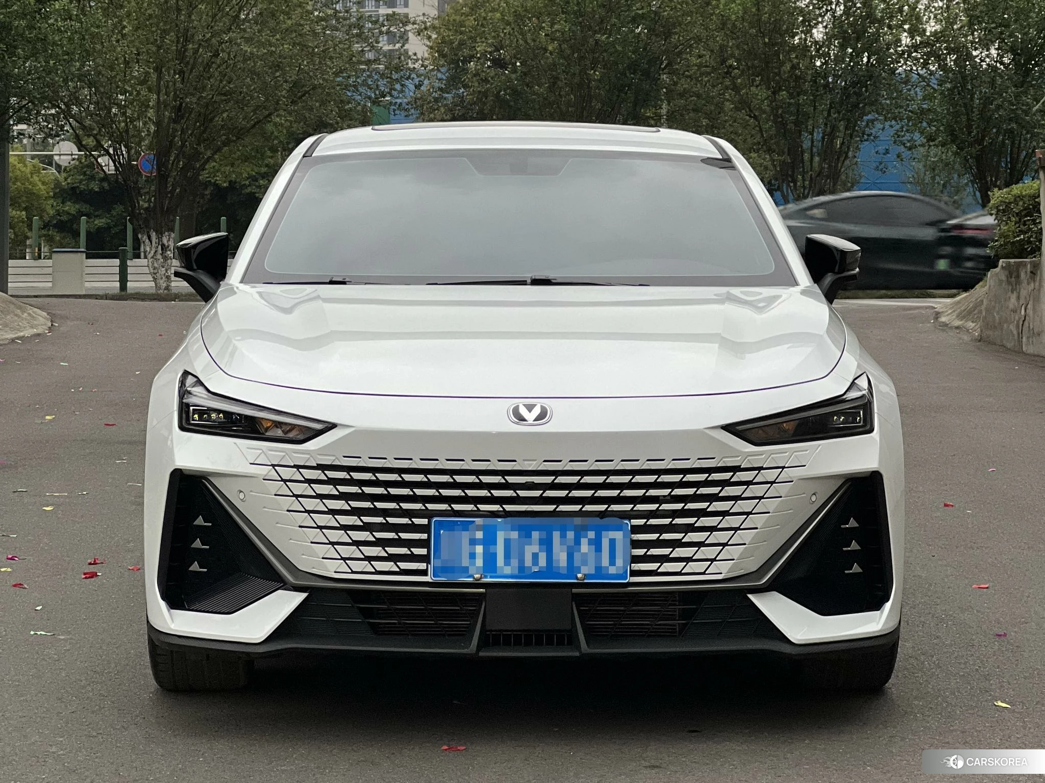 Chang'an UNI-V 2023 Белый из Китая