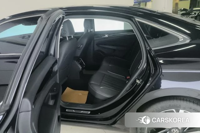 Volkswagen Passat 2022 Черный из Китая