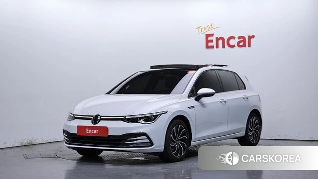 Volkswagen Golf 8th Generation 2023 Белый из Кореи