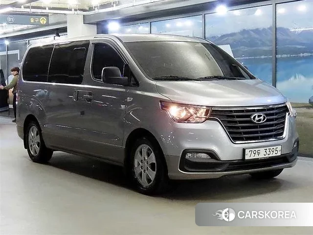 Hyundai The New Grand Starex 2018 Серебристо-серый из Кореи
