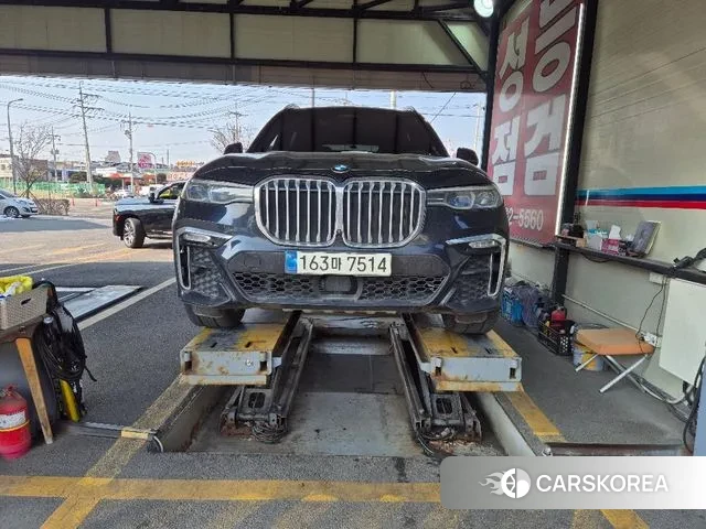 BMW X7 (G07) 2022 Черный из Кореи