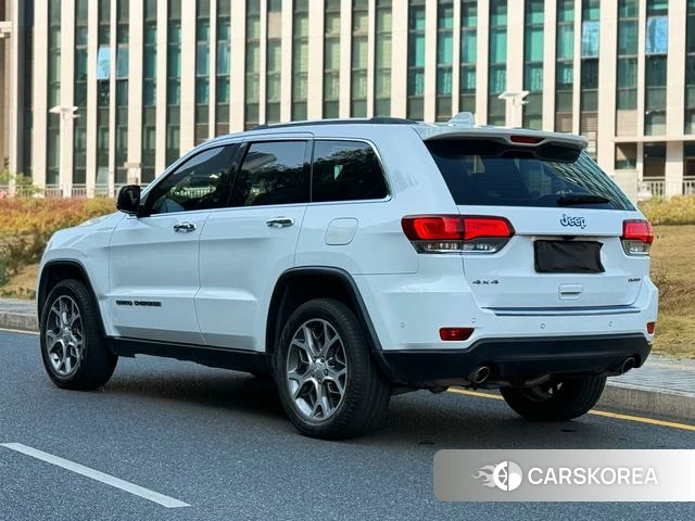 Jeep Grand Cherokee (imported) 2023 Белый из Китая