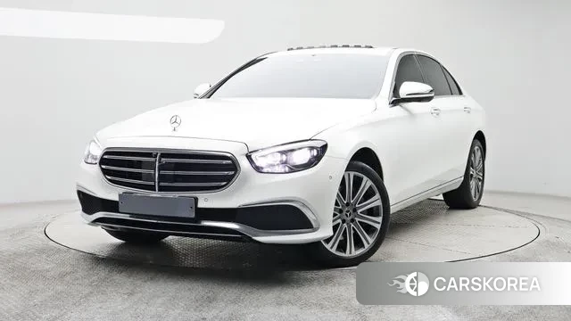 Mercedes-Benz E-Class W213 2023 Белый из Кореи