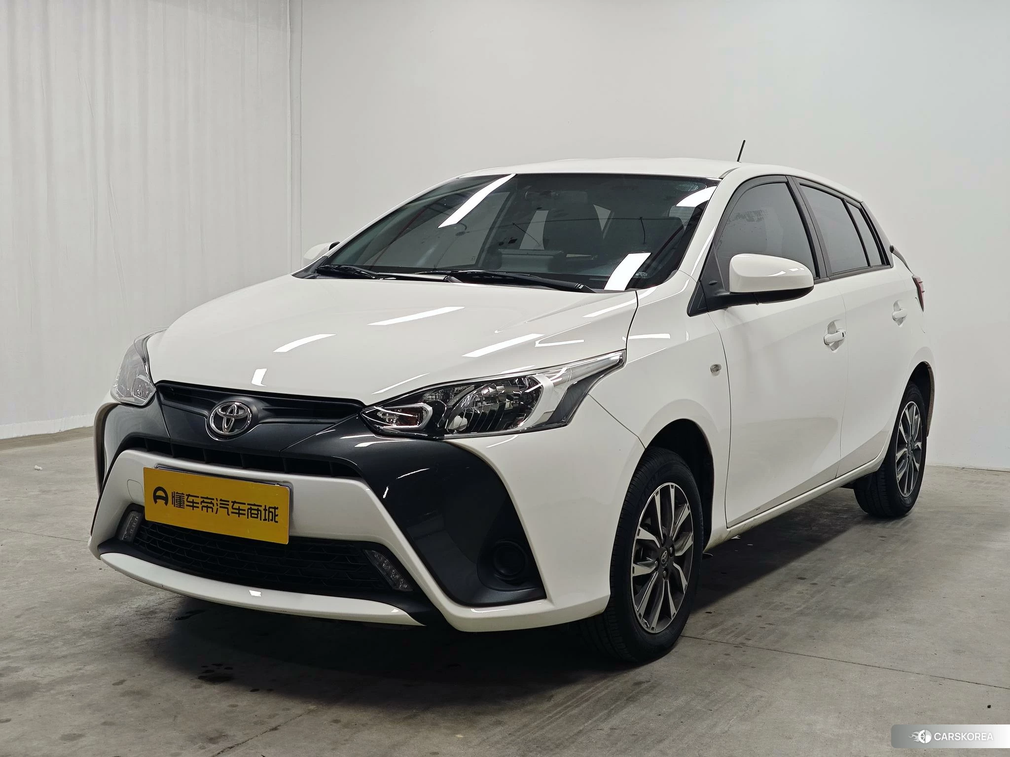 Toyota YARIS L Zhixuan 2021 Белый из Китая