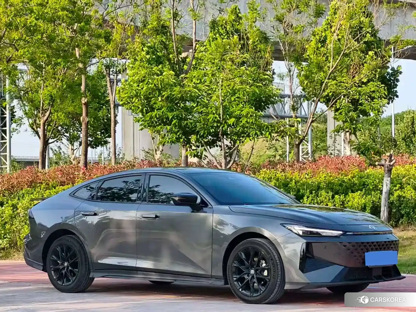 Chang'an UNI-V 2025 Silver/gray из Китая