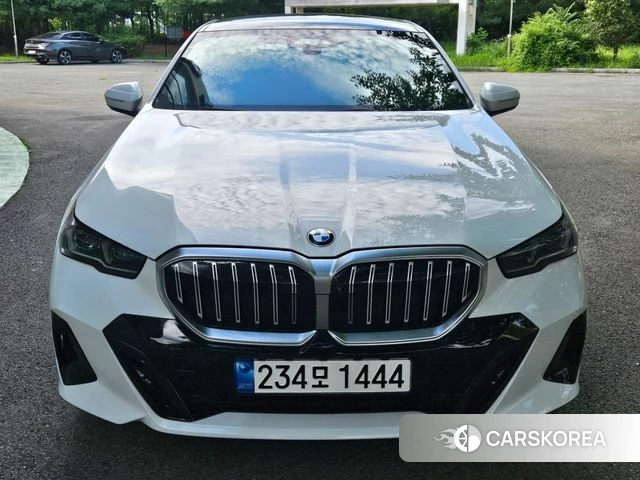 BMW 5 Series (G60) 2024 Белый из Кореи