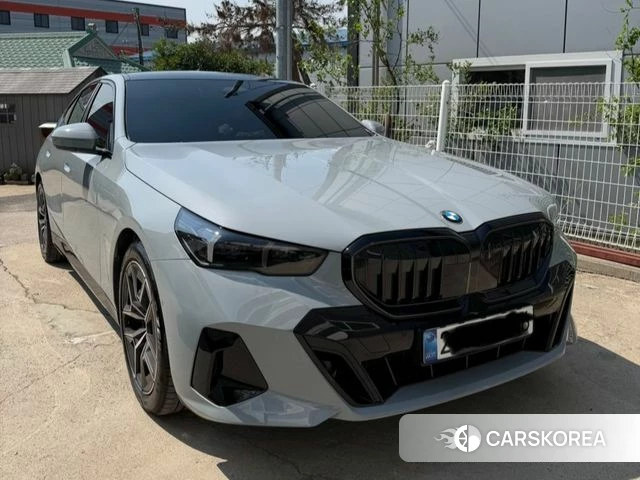 BMW 5 Series (G60) 2025 Коричневый из Кореи