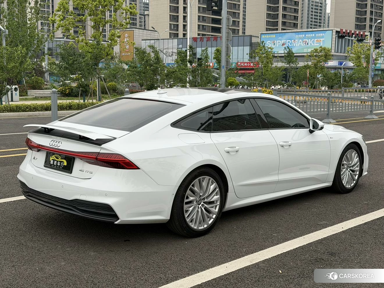 Audi A7 2021 Белый из Китая